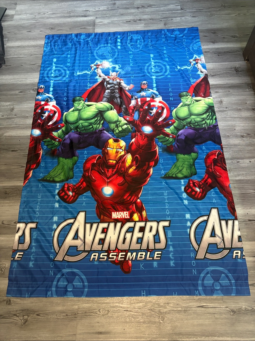 Marvel Avengers Assemble Curtains-  Marvel Kids (Read) small rips/tears